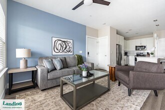 Building Photo - 3060 Southcreek Blvd