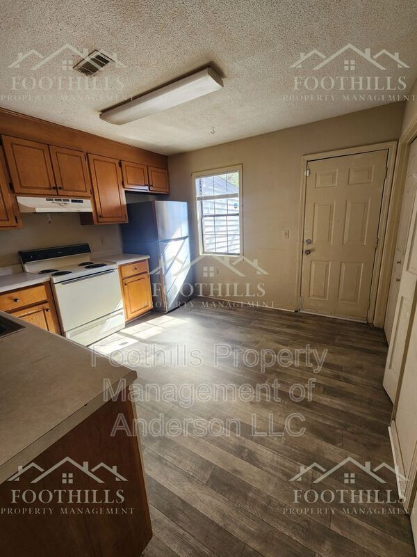 Building Photo - 123 Woodland Dr