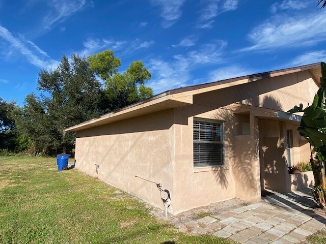 Building Photo - 18528 Miami Blvd