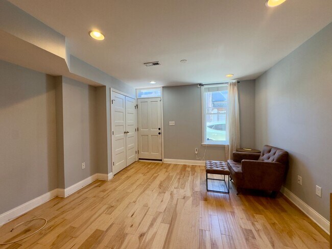 Building Photo - Modern 2-Bedroom Townhome with Private Dec...