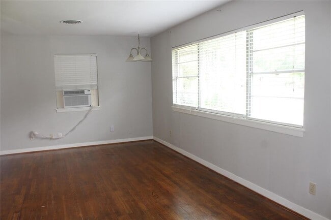 Building Photo - 3515 Broadmead Dr