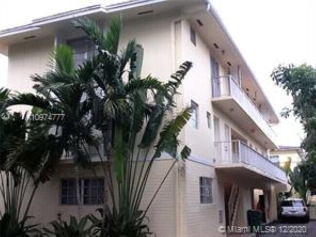 Foto del edificio - 514 Santander Ave