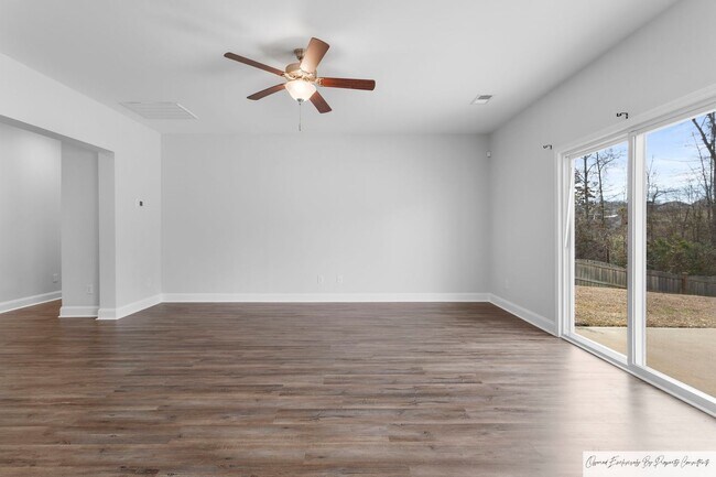 Building Photo - GATED COMMUNITY & MINUTES FROM LAKE MURRAY