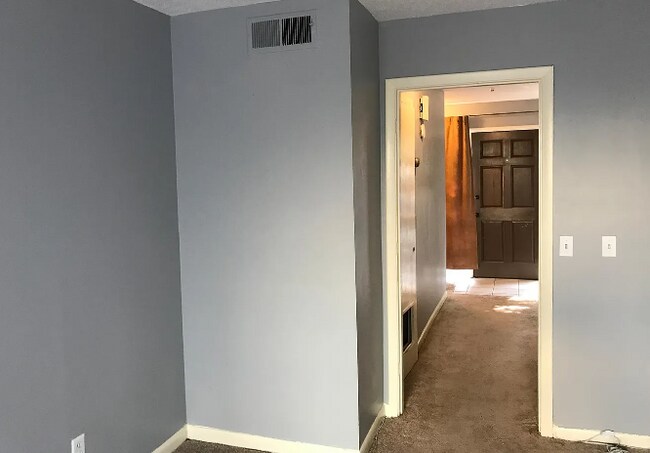 Building Photo - 506 S Saluda Ave
