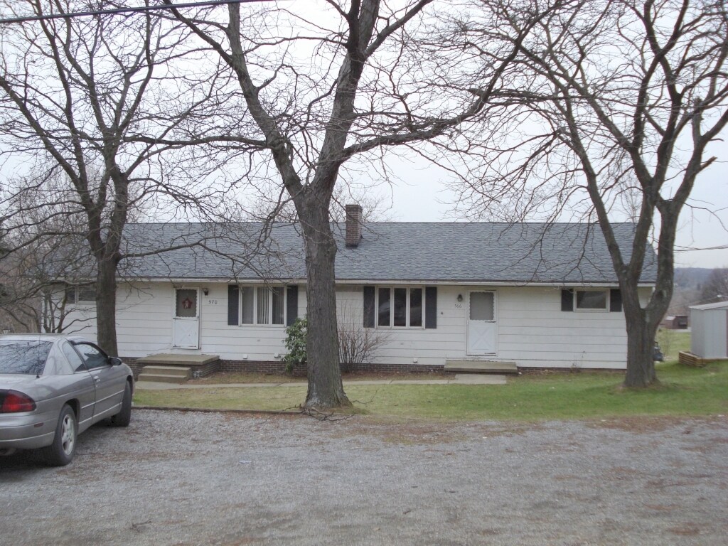 568 Cleveland St, Masury, OH 44438 Apartments in Masury, OH