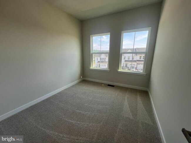 Building Photo - 2511 Baydon Ln