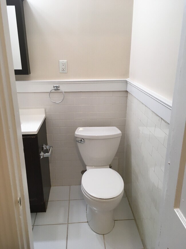 Building Photo - 1111 Boylston St