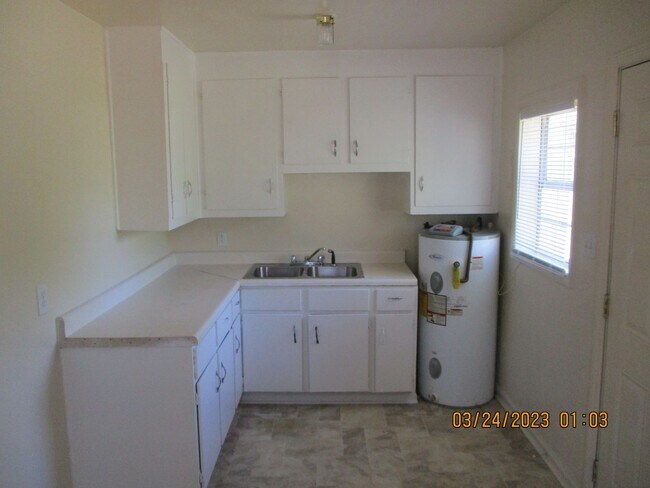 Building Photo - 1307 Avalon Ave