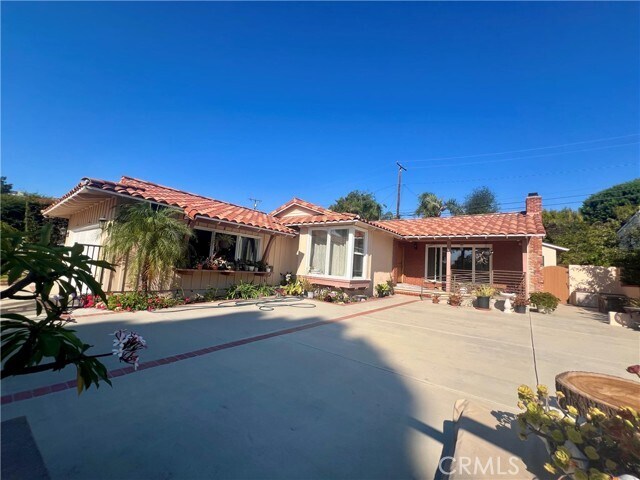 Foto principal - 27127 Shorewood Rd