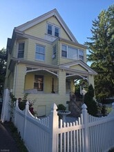 Building Photo - 155 N Maple Ave