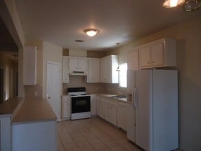 Building Photo - 5103 Windemere St