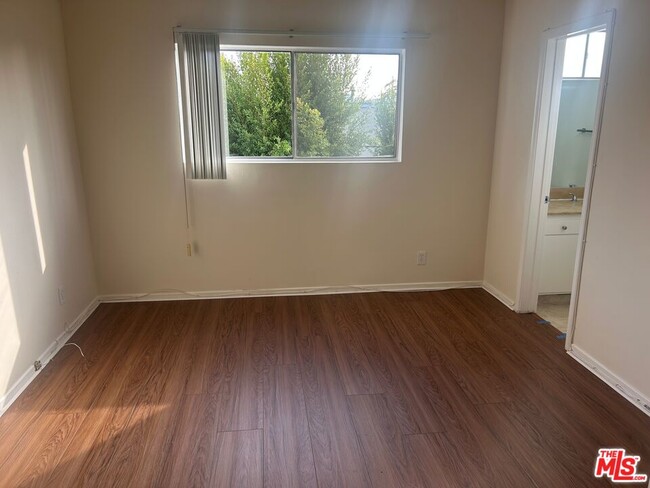 Building Photo - 1440 Reeves St