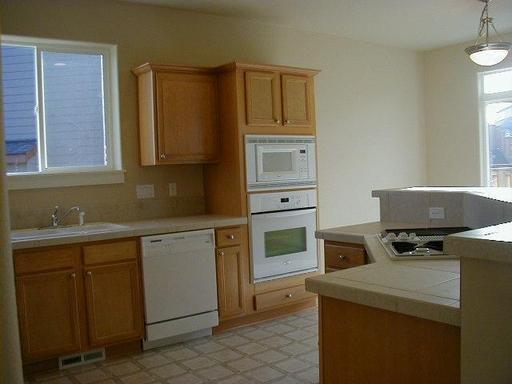 Foto del edificio - Happy Valley lease available