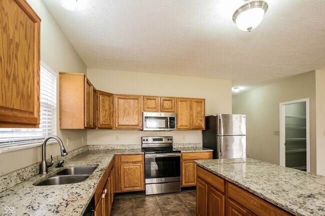 Building Photo - 11705 Rossmore Dr
