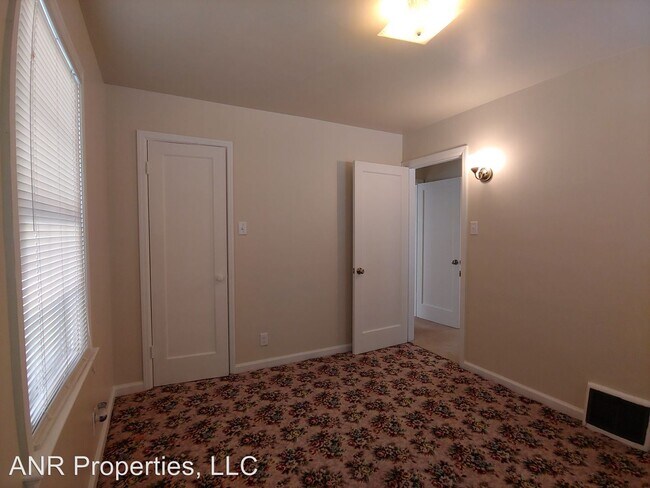 Building Photo - 4 br, 1 bath House - 58 Maplewood