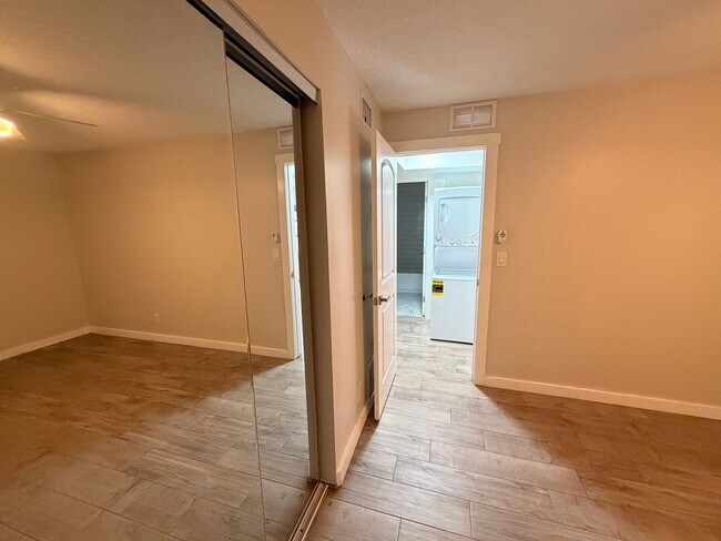 Building Photo - 1700 Main St