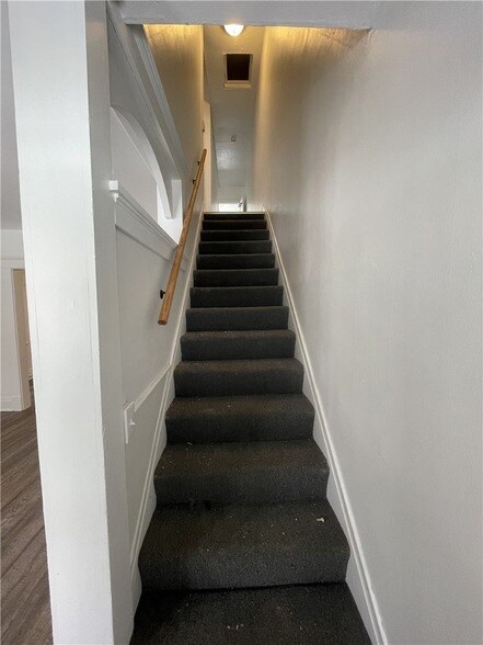 Foto del edificio - 136 S Spring Ave