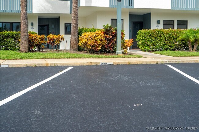 Foto del edificio - 175 SE St Lucie Blvd