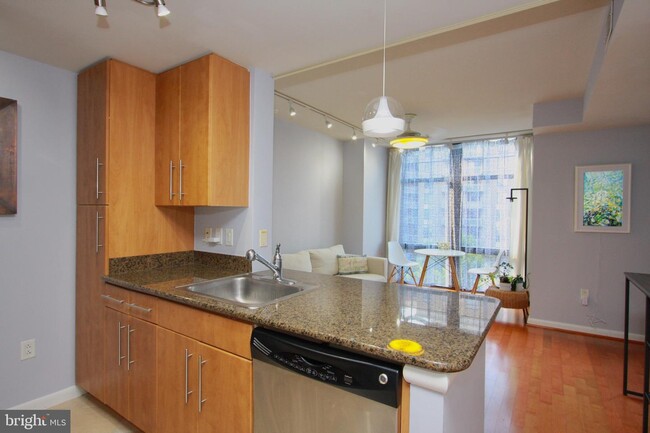 Foto del edificio - 1021 N Garfield St