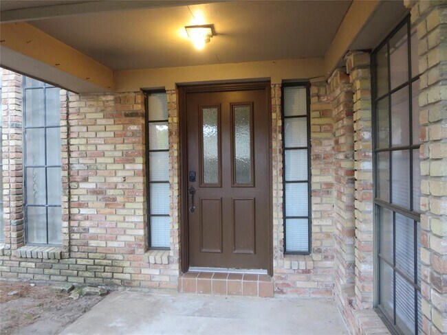 Building Photo - 15715 Gilbertyn Dr
