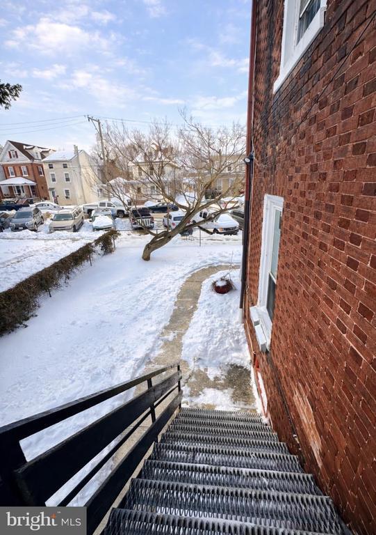 Building Photo - 125 E 4th Ave