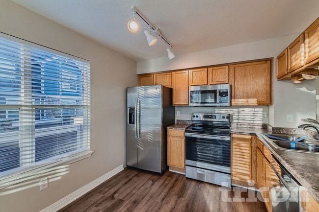 Building Photo - 13295 Holly St