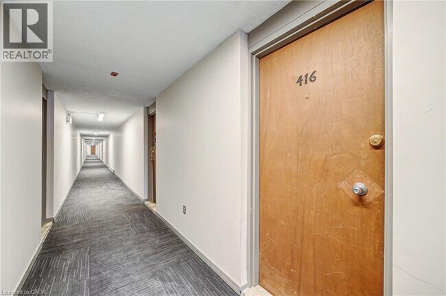 Photo du bâtiment - 41 Sutherland St W