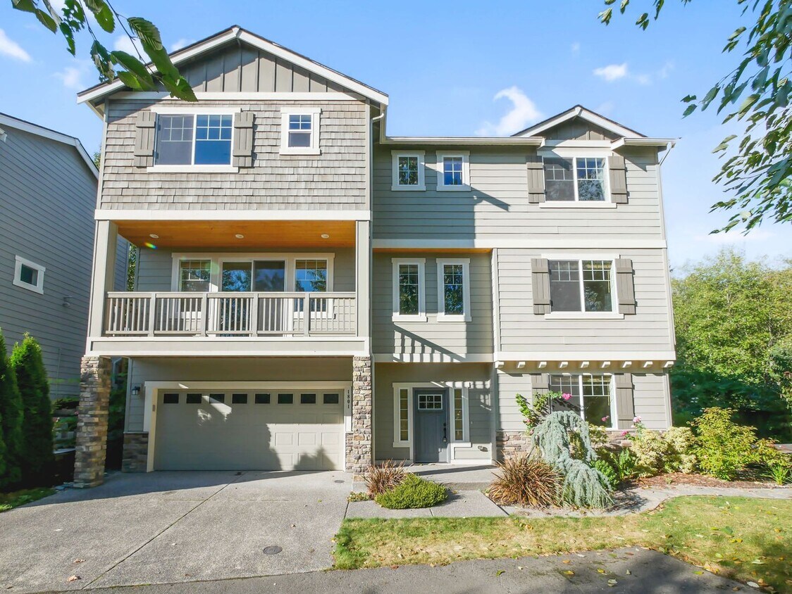 Foto principal - 3 Bed, 2.5 Bath Beautiful Single-family Av...