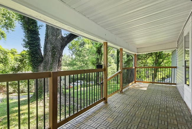 Photo - 608 Hill Ln House