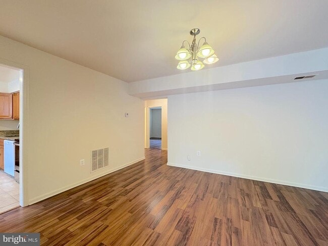 Building Photo - 4605 Logsdon Dr