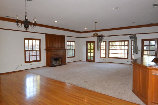 Foto del edificio - Cute Home in Beverly Glen Area