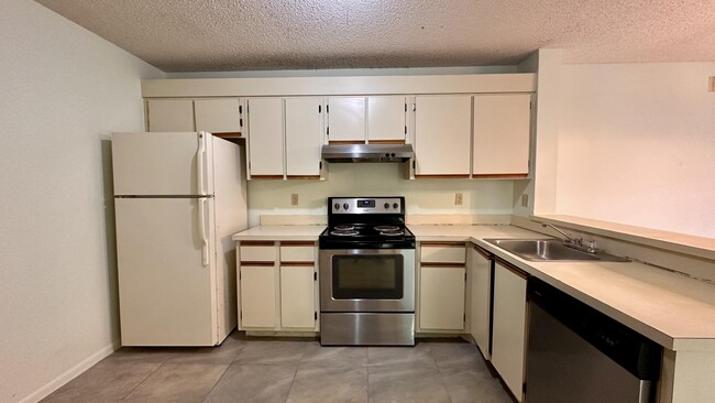 Building Photo - 5641 Riverside Dr