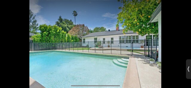 Foto del edificio - 4922 Hayvenhurst Ave