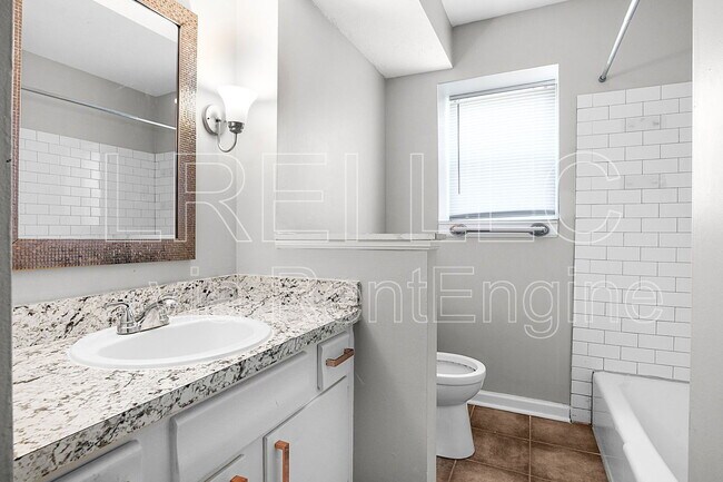 Foto del edificio - 4500 Landside Dr