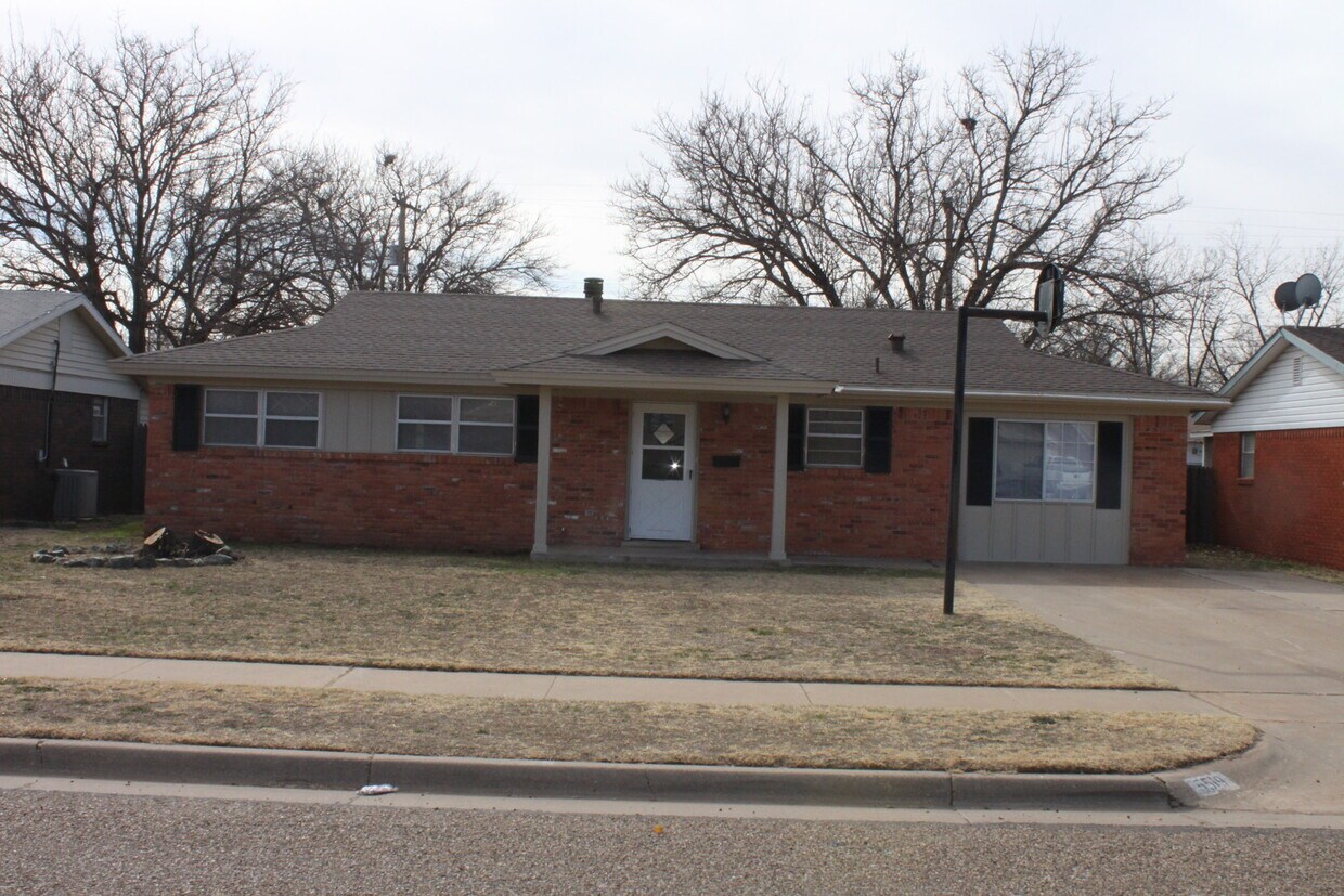 Primary Photo - Available Now! 2/1/26 and Large game room ...