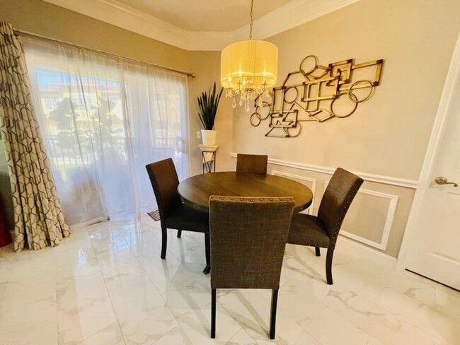 Dinning area - 4333 Bayside Village Dr