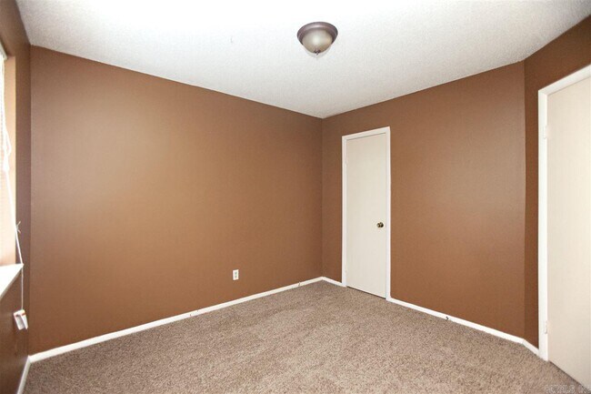 Building Photo - 5709 Sorenson St