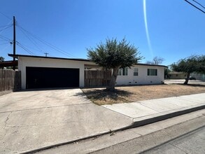Building Photo - 302 C St