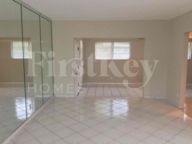 Foto del edificio - 60 NW 189th Terrace
