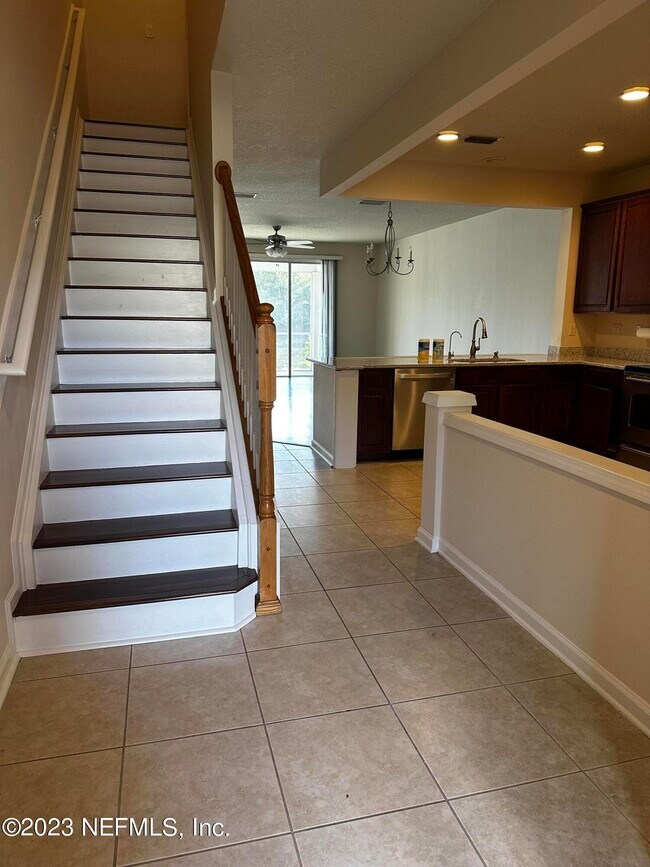 Foto del edificio - 4221 Marblewood Ln