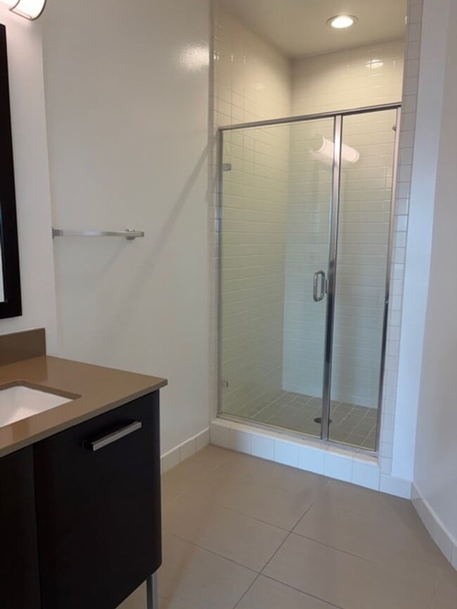 Interior Photo - 801 North