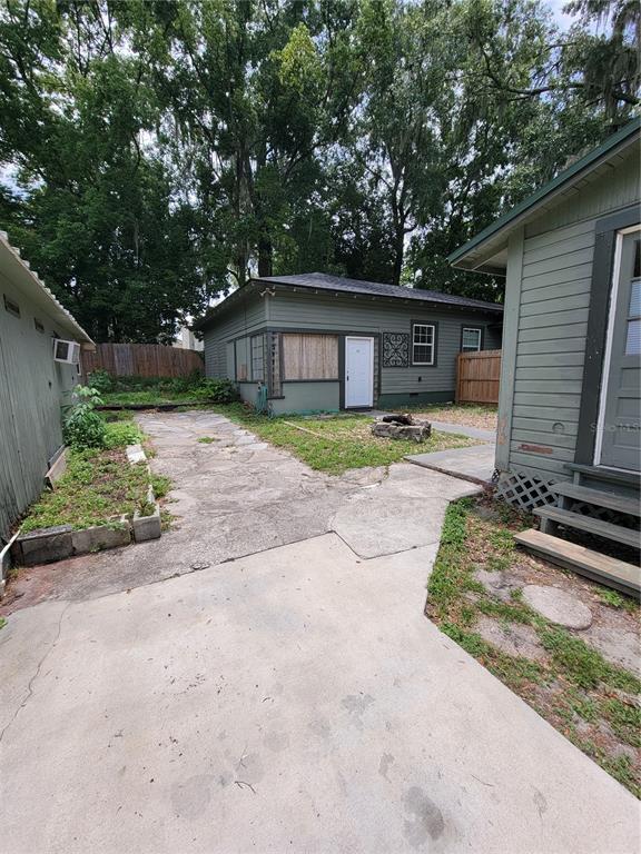 Primary Photo - 219 NE Tuscawilla Ave