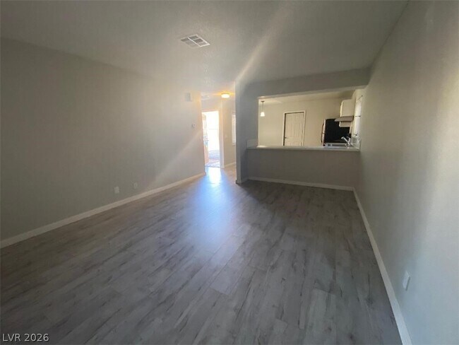 Foto del edificio - 5215 Gray Ln