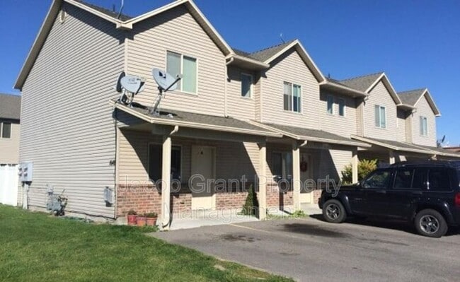 Building Photo - 1580 N Stevens Dr