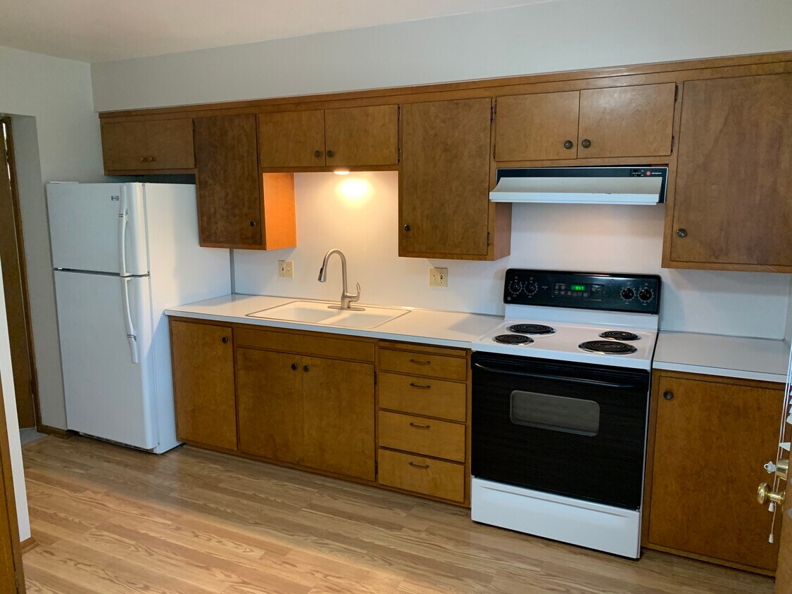 Foto principal - 4860 S 132nd Ave