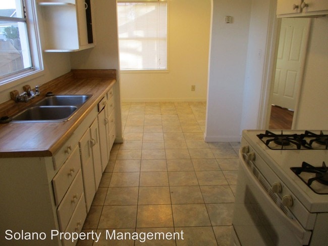 Building Photo - 1 br, 1 bath House - 754 E. Tabor Ave.