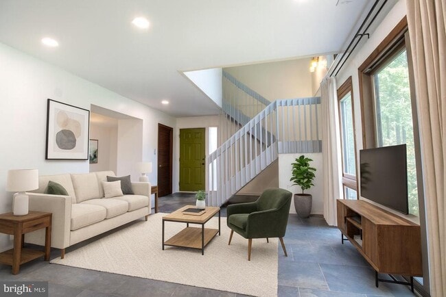 Building Photo - 6277 Occoquan Forest Dr