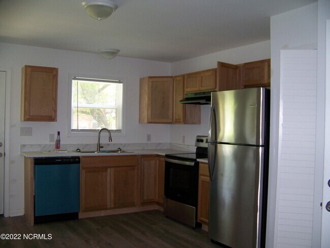 Building Photo - 3804 Guardian Ave