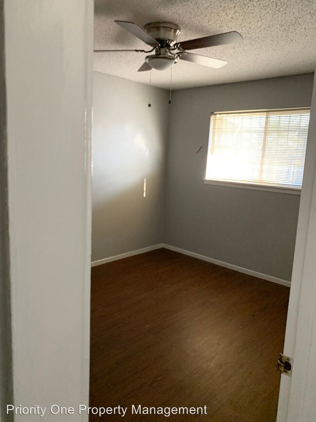 Foto del edificio - 2 br, 1.5 bath House - 8312 Mettler Drive