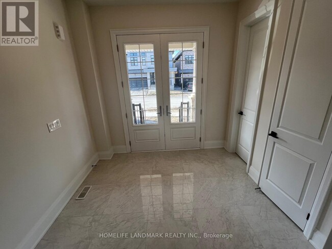 Photo du bâtiment - 48 Plank Rd